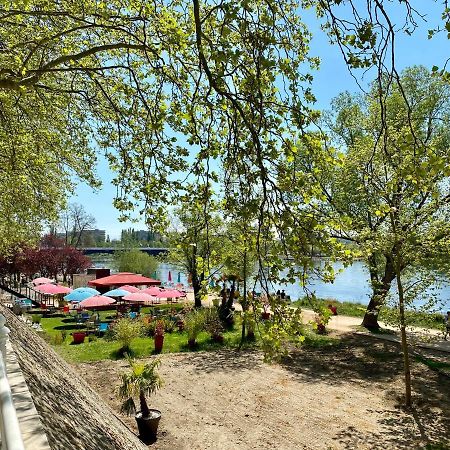 Charmant F1 Avec Terrasse Et Vue Sur Jardin Arbore - Fraicheur Naturelle Du Rez De Jardin - Parking Bellerive-sur-Allier Luaran gambar