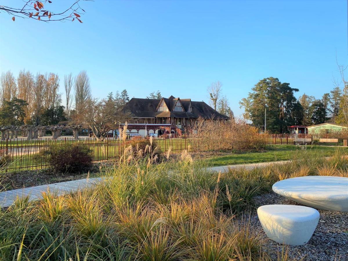 Charmant F1 Avec Terrasse Et Vue Sur Jardin Arbore - Fraicheur Naturelle Du Rez De Jardin - Parking Bellerive-sur-Allier Luaran gambar